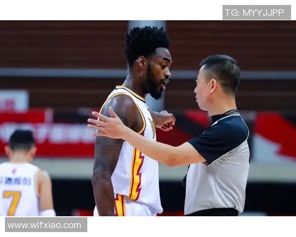 CBA惊讶一夜！山西力克浙江却被球迷吐槽打拳击，青岛外援狂砍50+